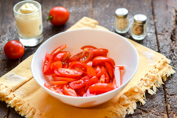 салат крабовые палочки помидоры сыр рецепт фото 3